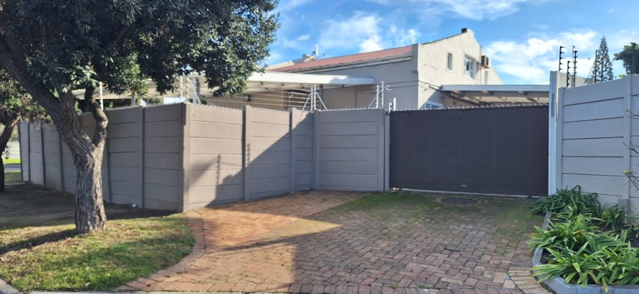 5 Bedroom Property for Sale in Elfindale Western Cape
